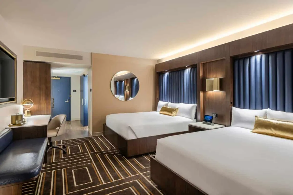 double king room bedroom