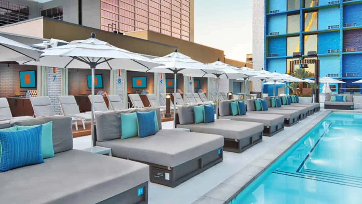 LINQ Pool Daybeds