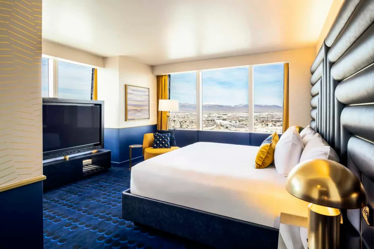 Panoramic Sunset bedroom