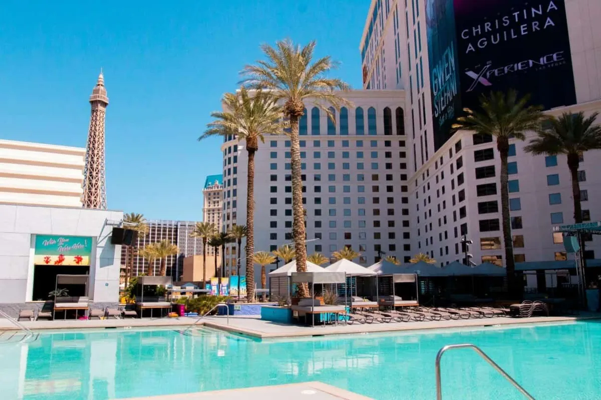 Scene Pool Deck  