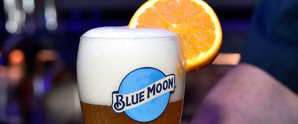 Blue Moon Bar Drink