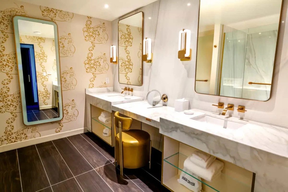 Circa Suite Bathroom