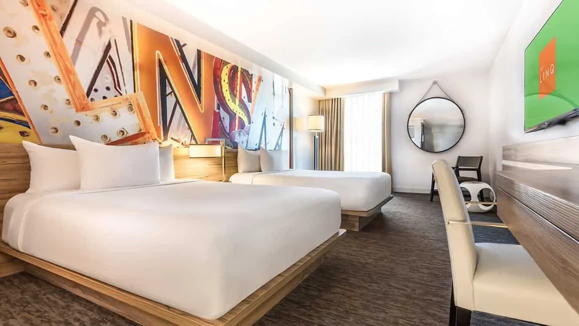 Deluxe Queen Suite