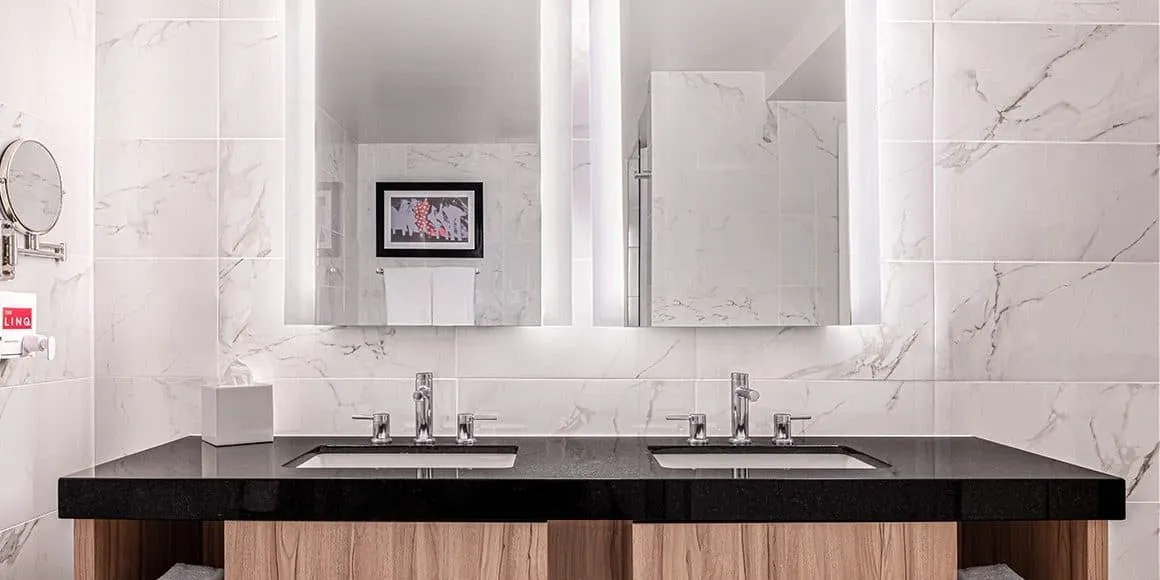King Junior Suite Bathroom