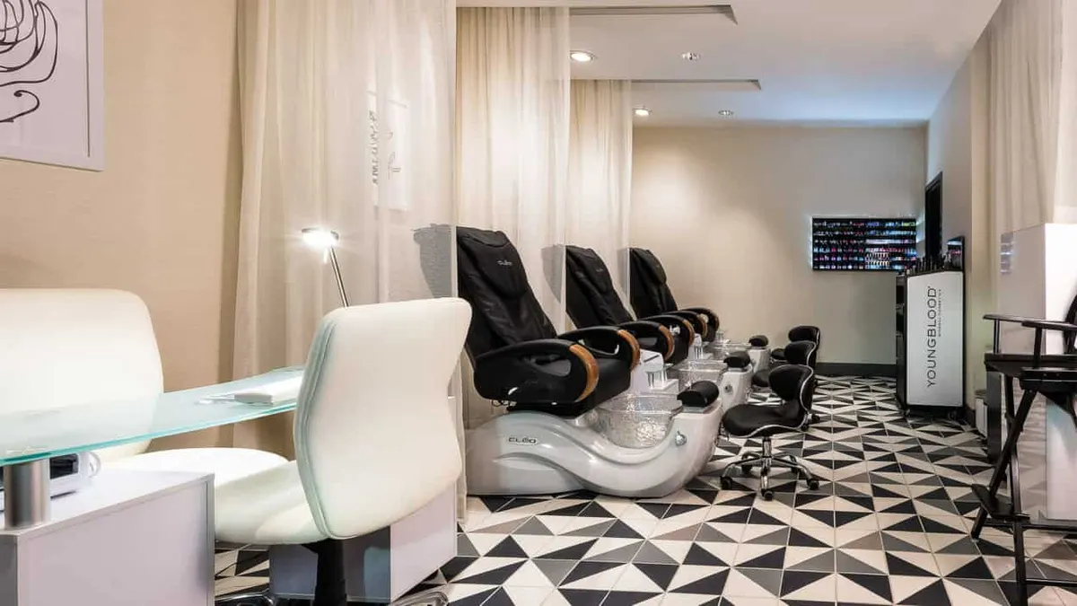 SALON