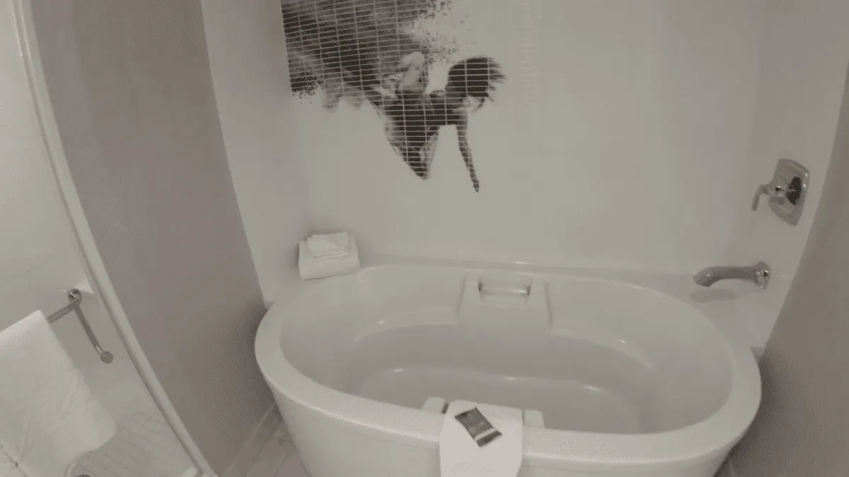 Ultra Resort Room Bathtub