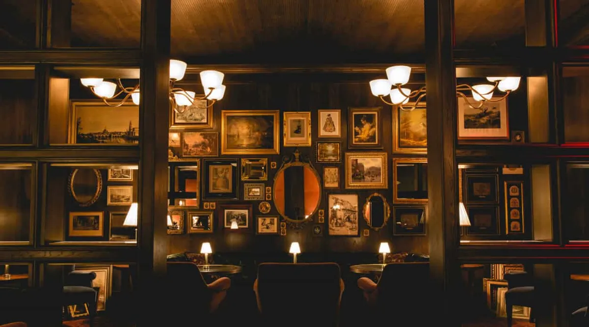 Bavette's Steakhouse & Bar Interior