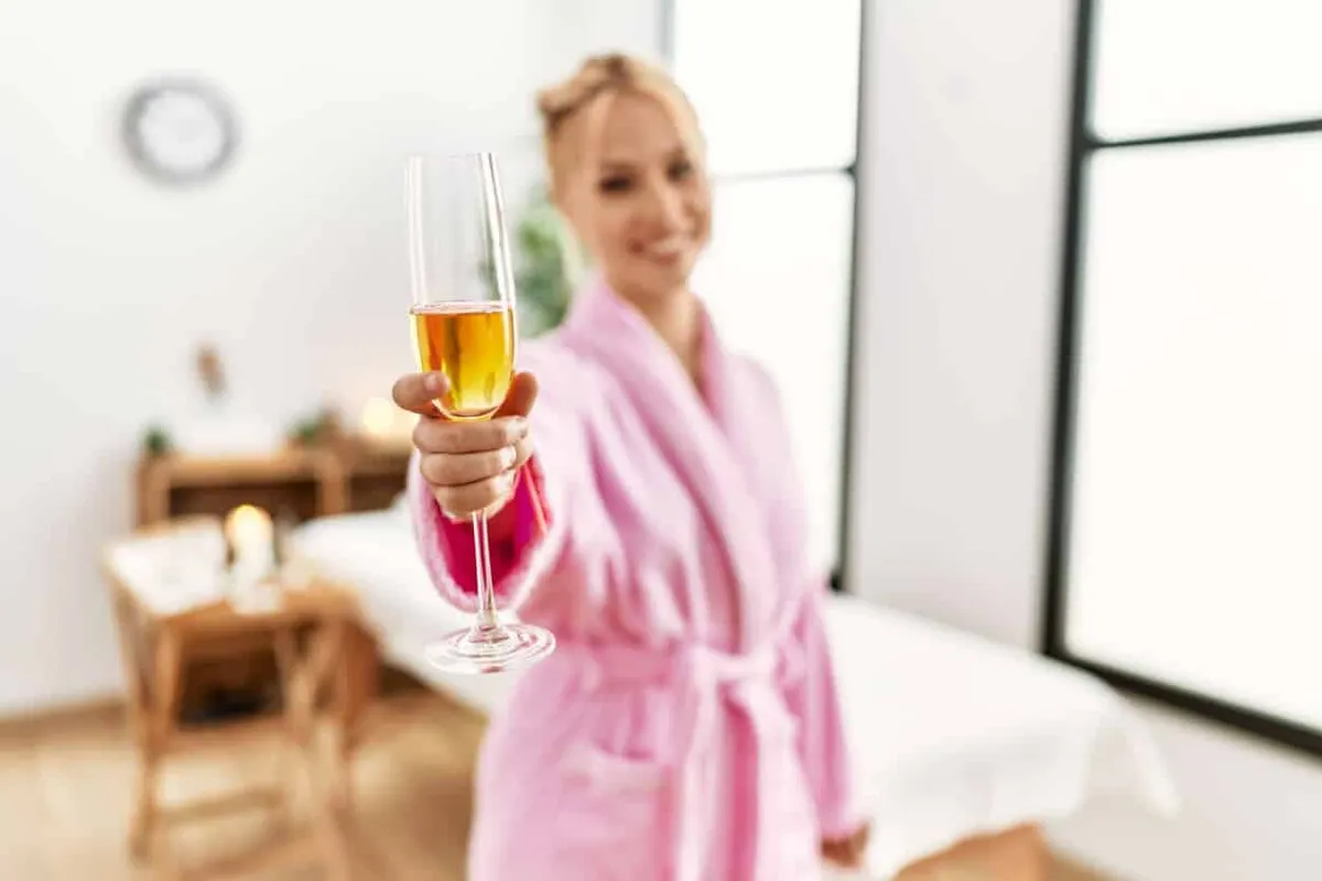Can You Have Drinks Delivered to Your Room at Planet Hollywood Resort