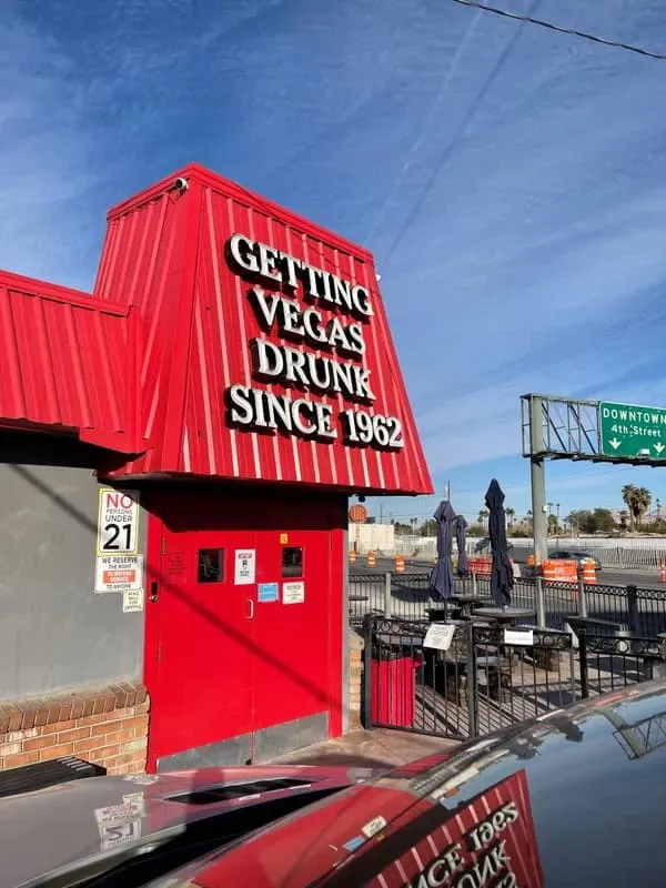 Dino’s Lounge