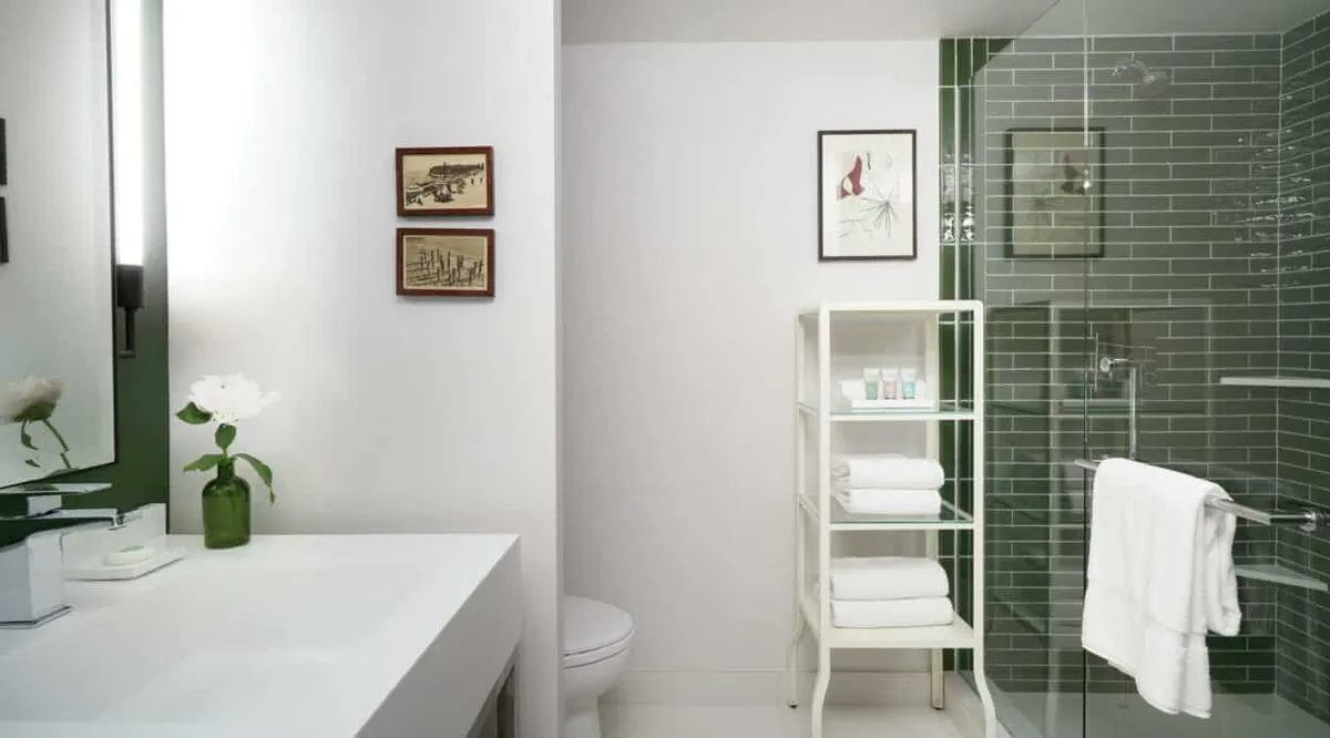 Park MGM's King Bathroom