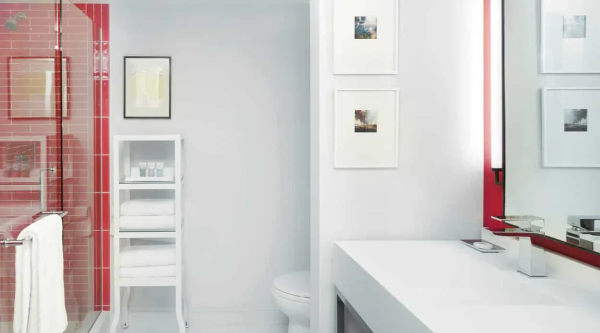 Queen Room Bathroom