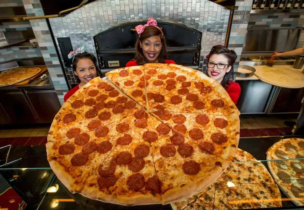 Pin-up Pizza!
