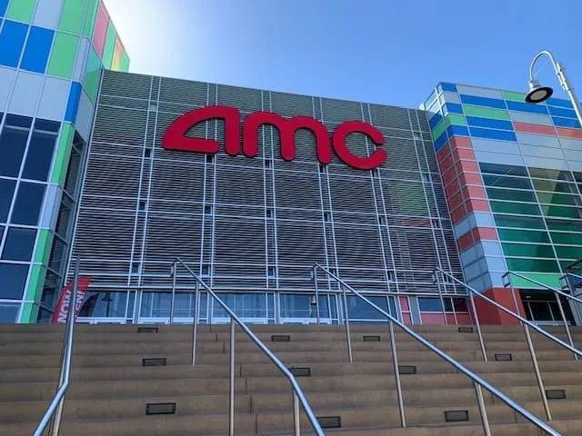 AMC 18 Town Square