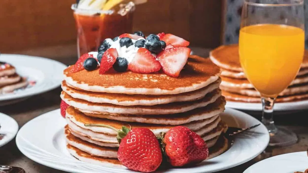 Avenue Café Buttermilk Pancakes
