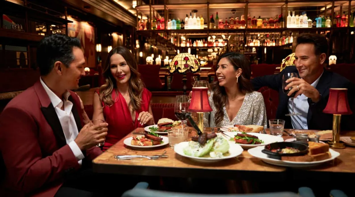Bavette’s Steakhouse Dress Code