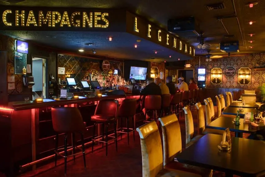 Champagnes Cafe