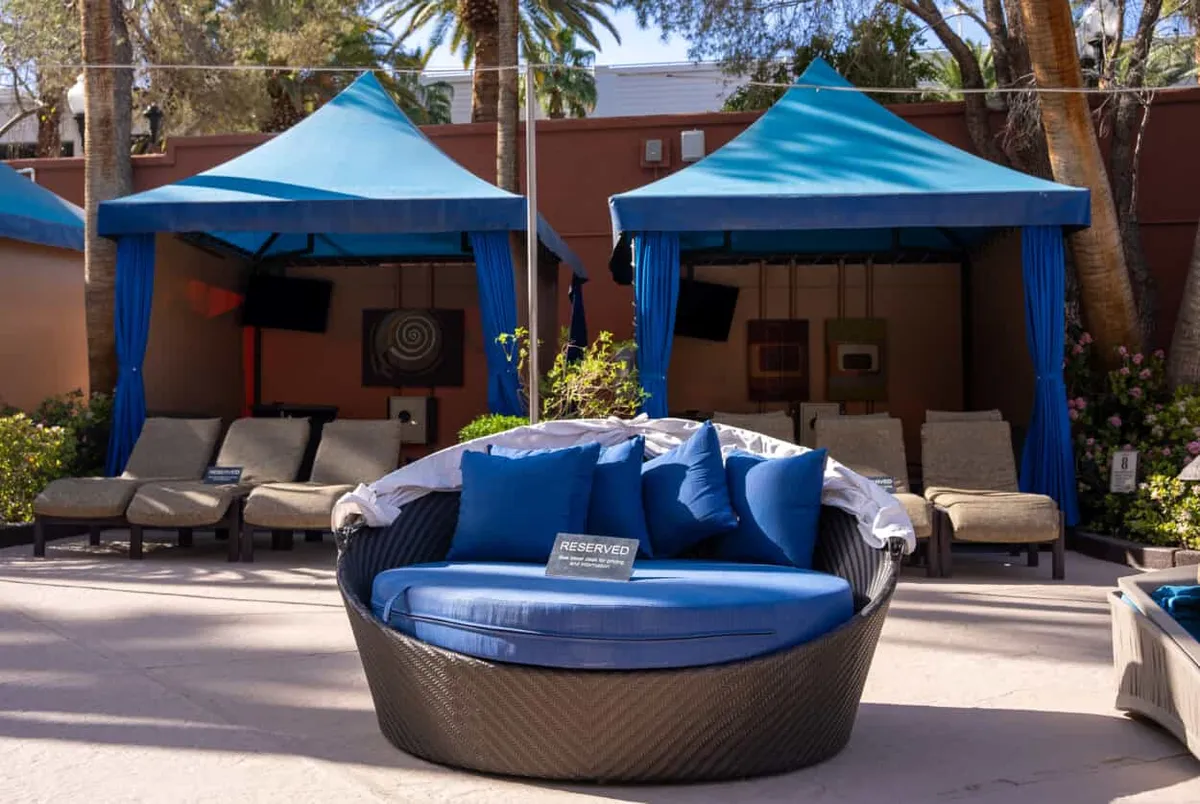 Day Beds at Treasure Island
