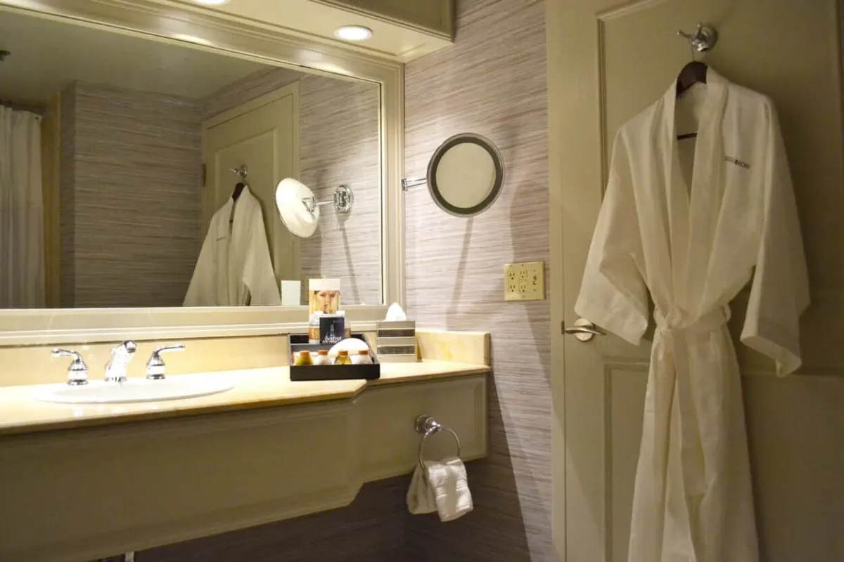 Deluxe Spa Room