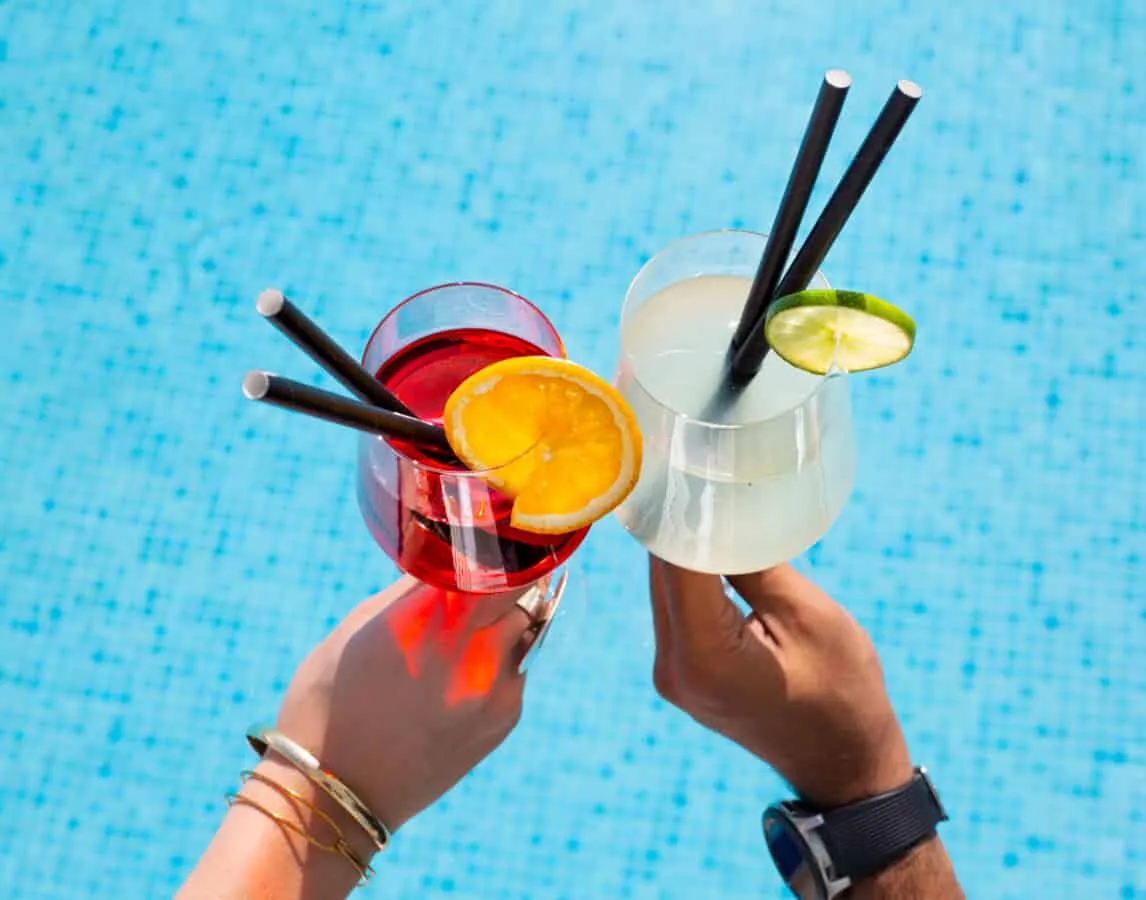 Drinks in Blu Pool