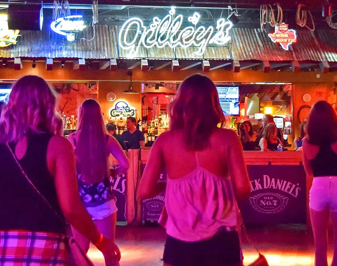 Gilley's BBQ Dress Code