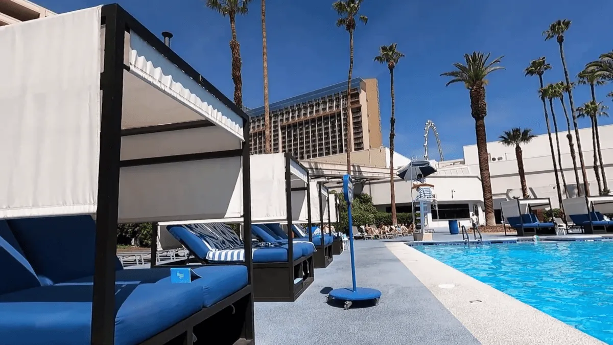Horseshoe Las Vegas Pool Policies
