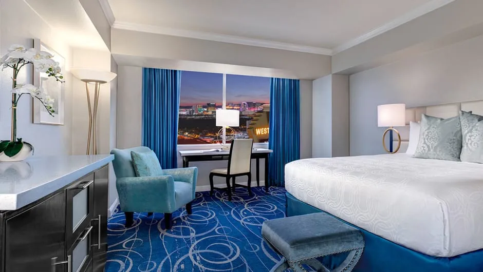 Luxe King Room Bedroom