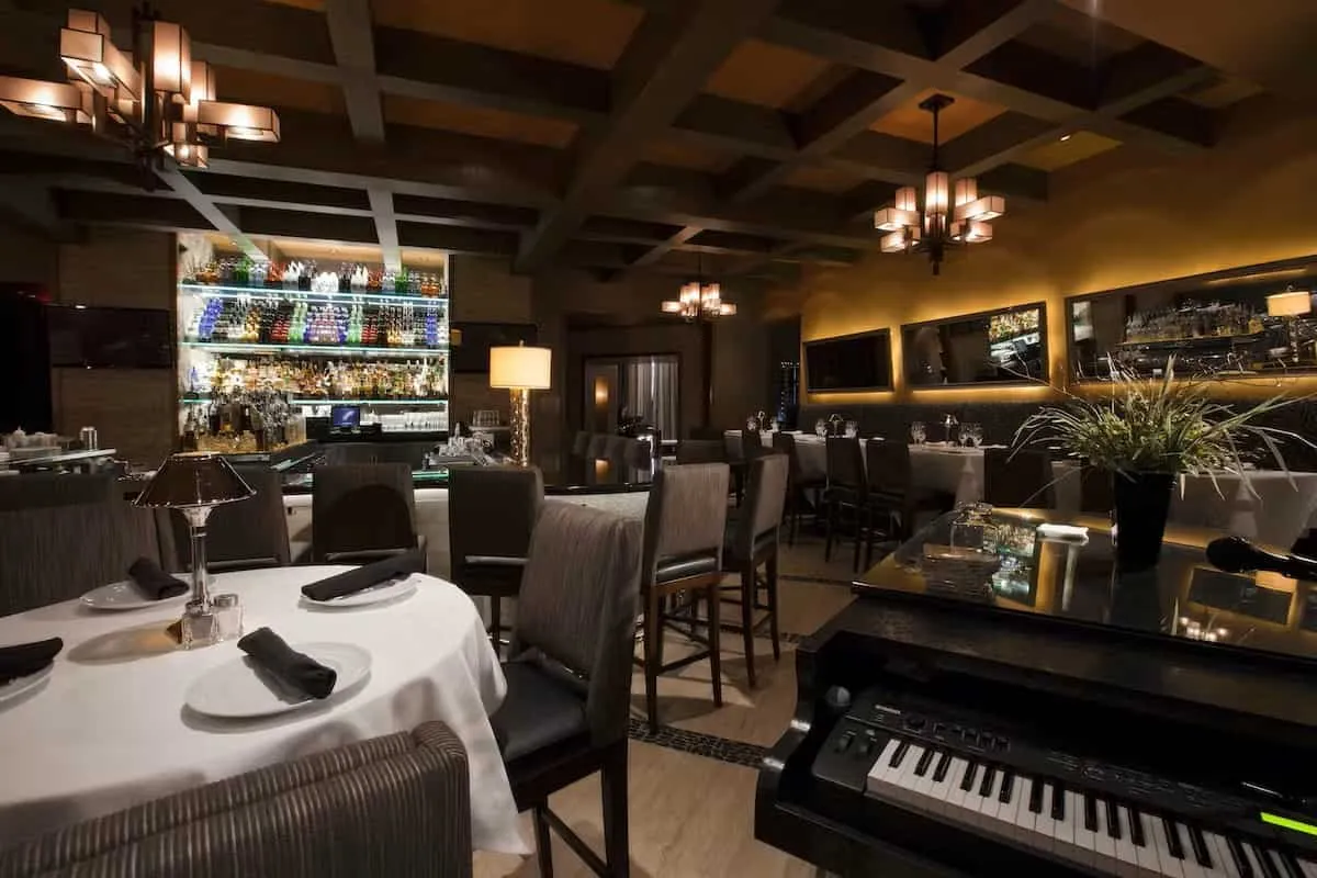 Mastro’s Ocean Club Bar