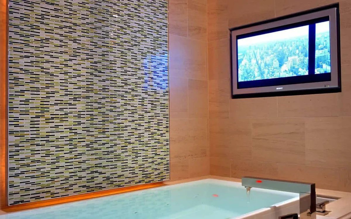 SKYLOFTS at MGM Grand Bathtub