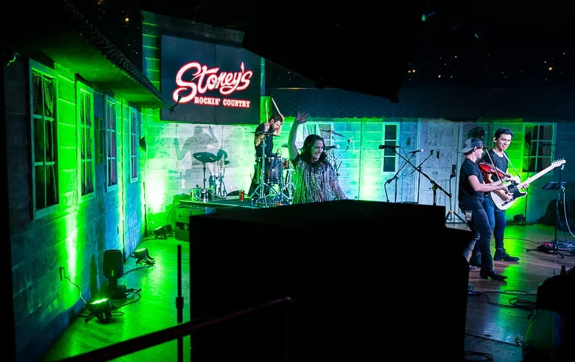 Stoney’s Rockin Country