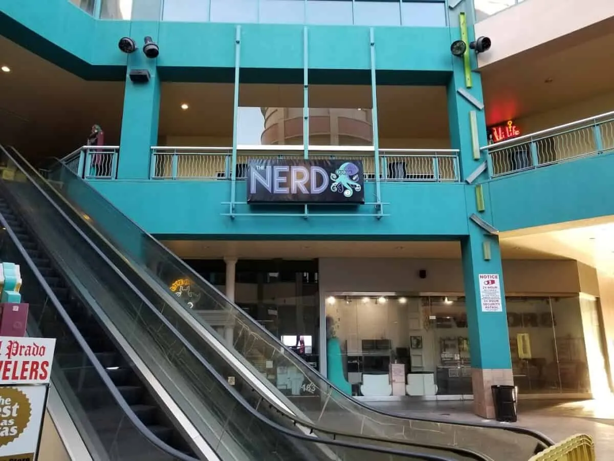 The Nerd at the Neonopolis