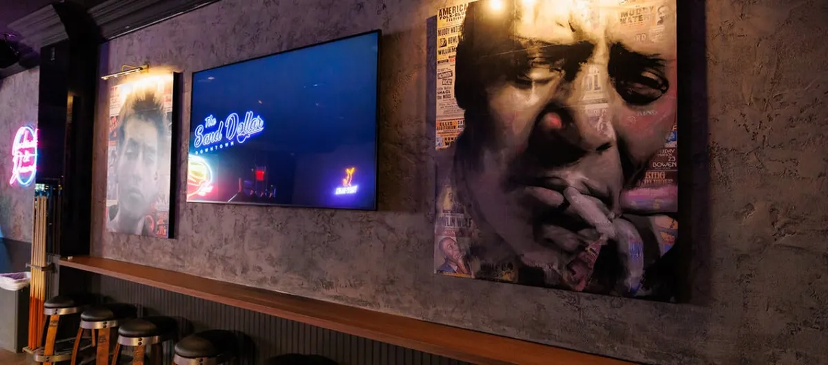 The Sand Dollar Lounge at Plaza
