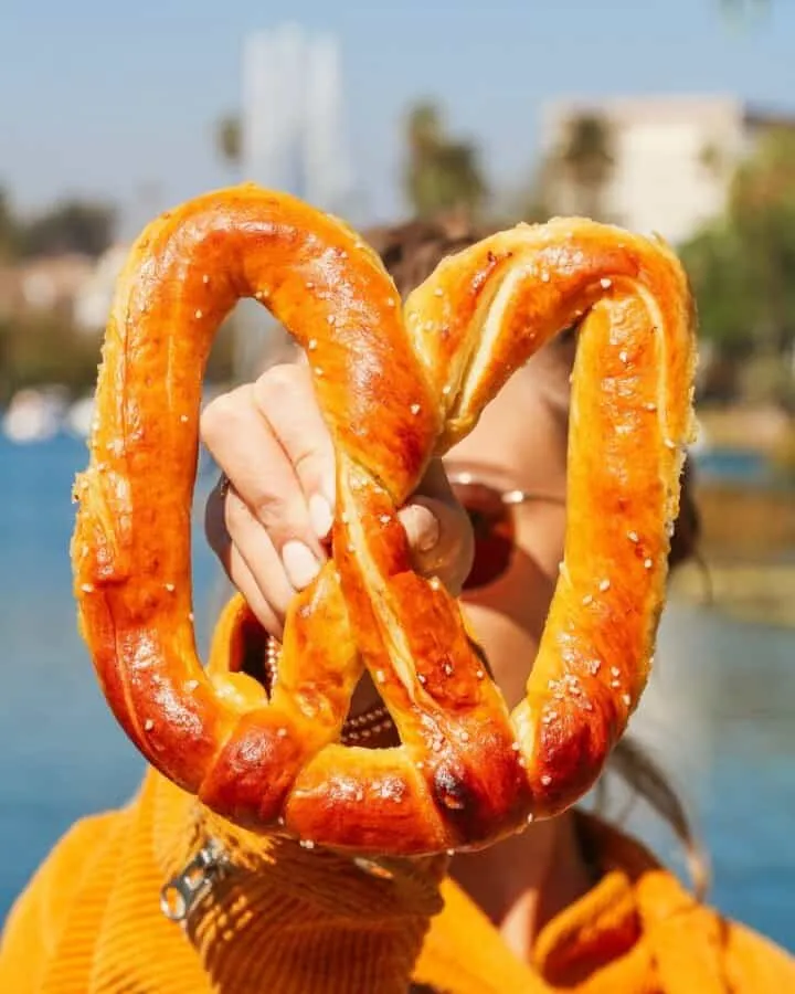 Wetzel's Pretzels.