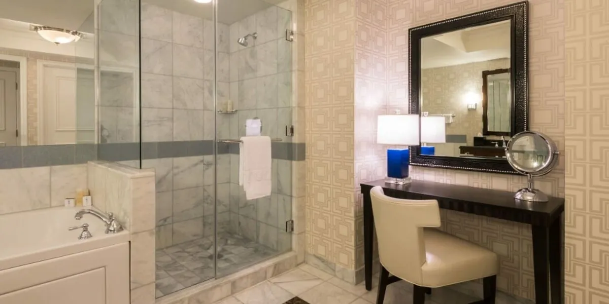 Augustus Executive Suite Bathrooms