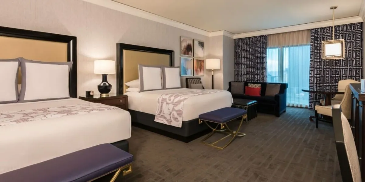 Augustus Premium Queen Bedroom