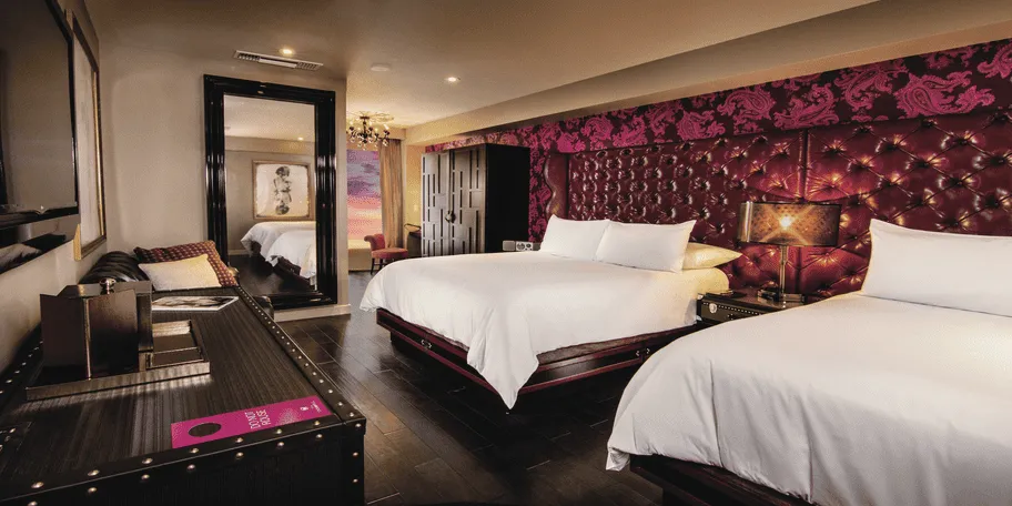 Classic Rooms Queen Bedroom
