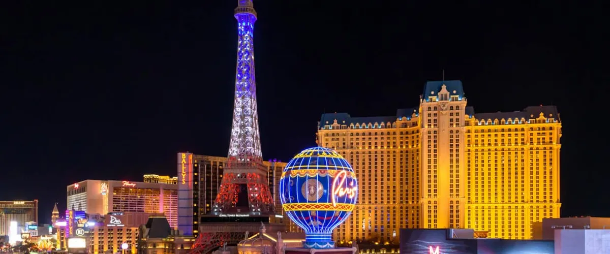 Eiffel Tower Light Show