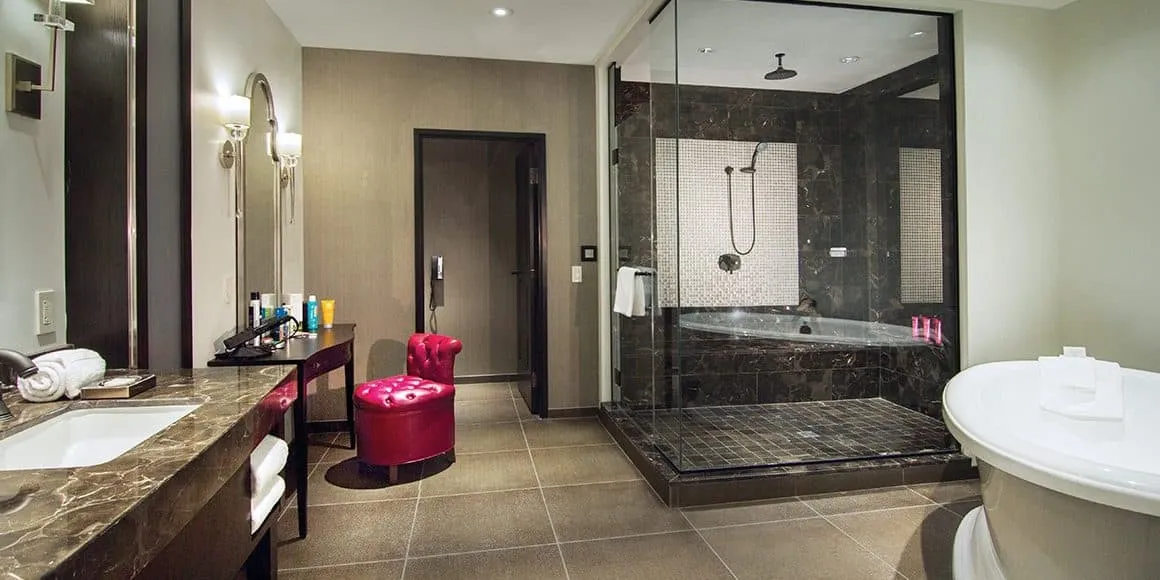 Gallery Suite Bathroom
