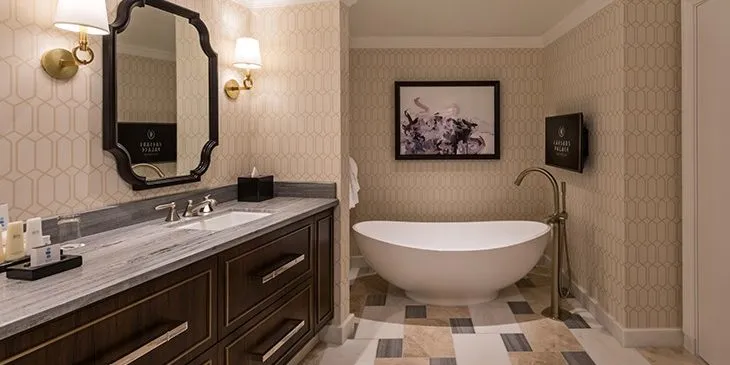 Julius Duplex Suite Bathrooms