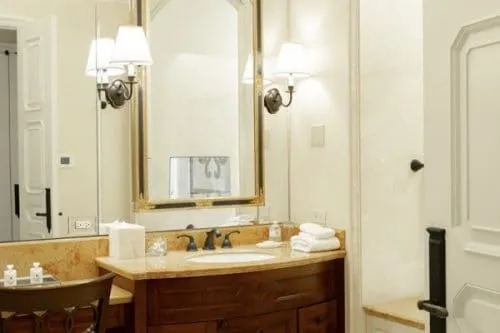 Marcus Aurelius Villa Bathroom