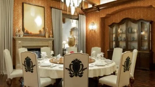 Marcus Aurelius Villa Dining Area