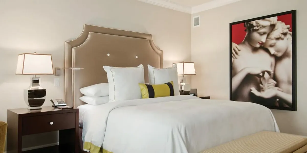 Octavius Petite Suite Bedroom