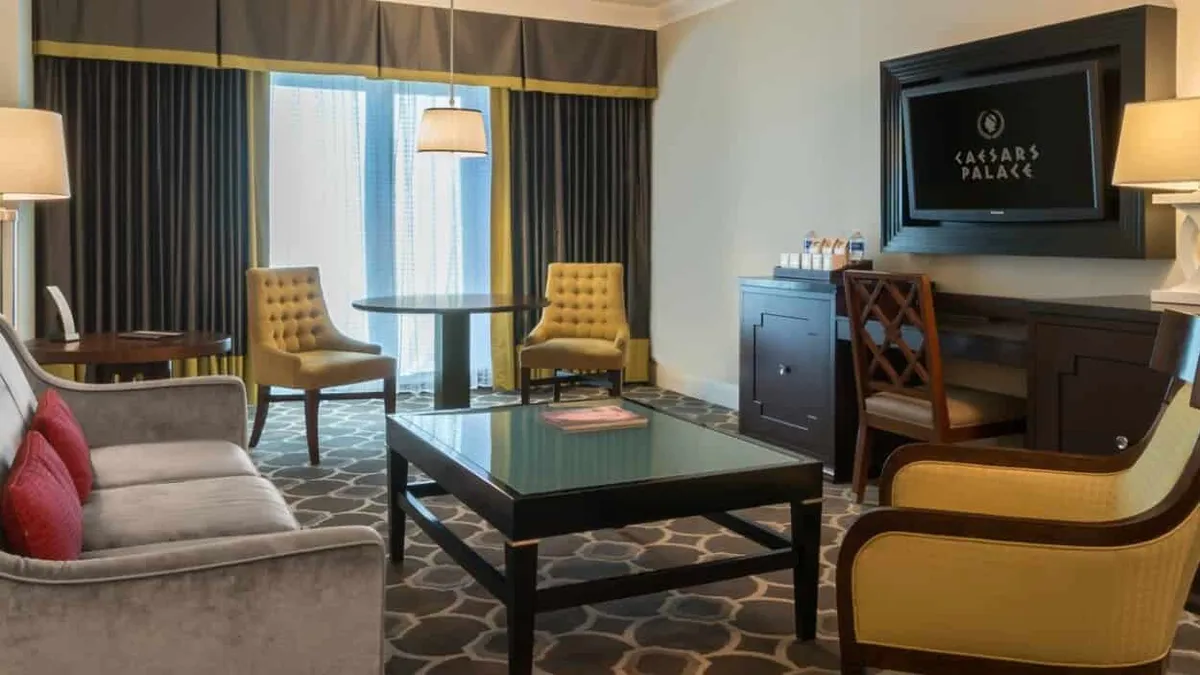 Octavius Petite Suite Living Room