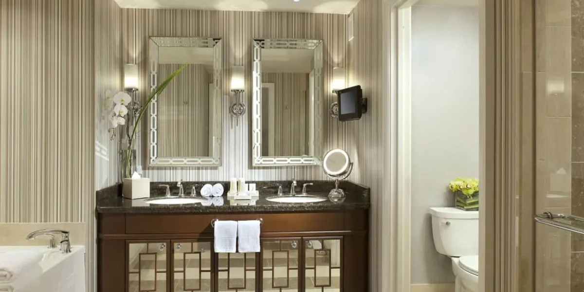 Octavius Tower Rooms & Suites Bathroom