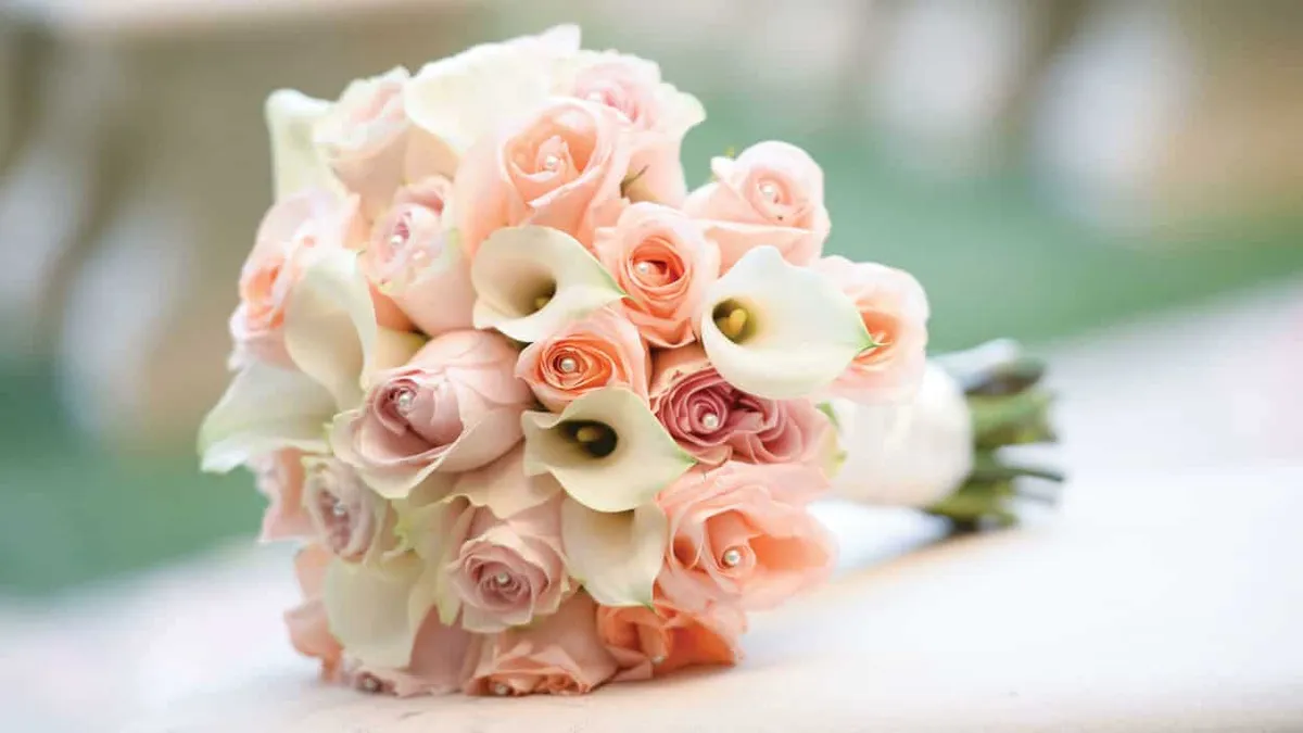 fresh bouquets and floral arrangements