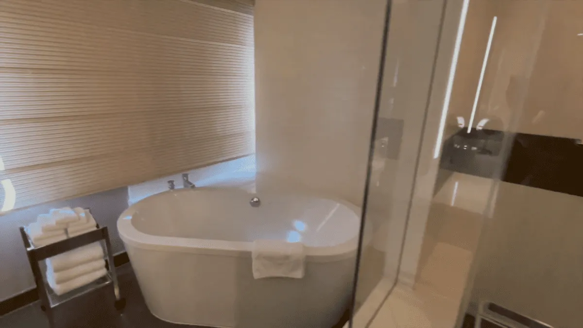 Panoramic Suite Bathroom