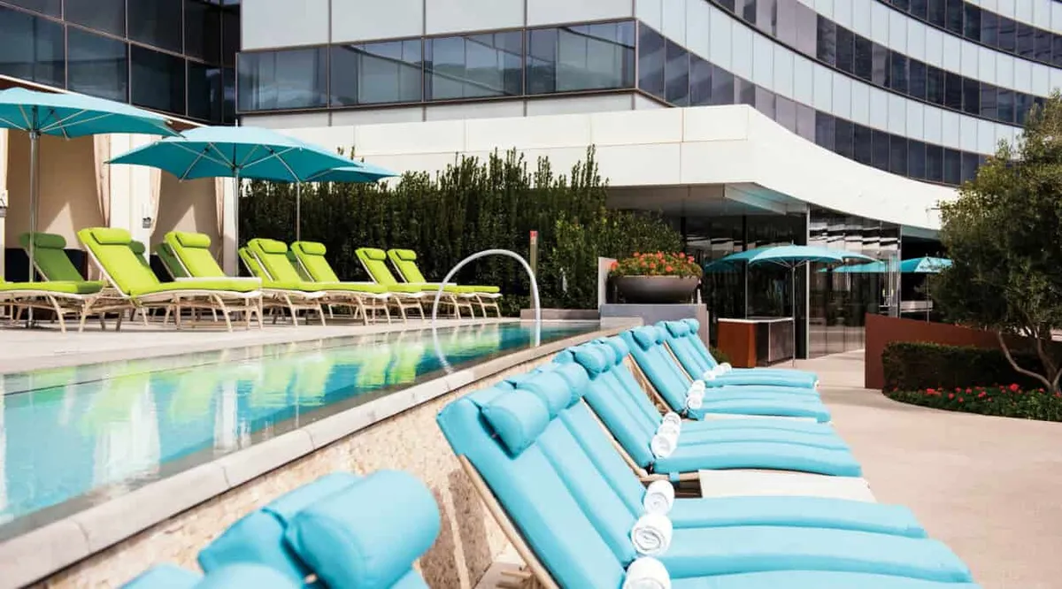 pool and lounge at Vdara