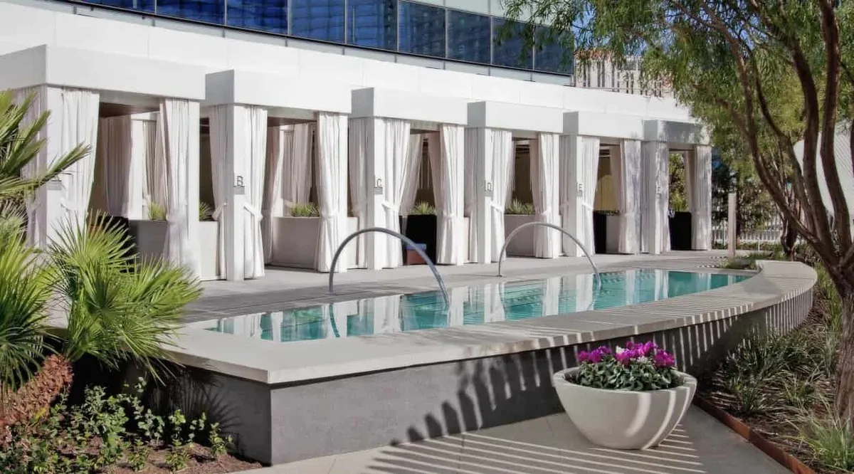 semi-private plunge pool