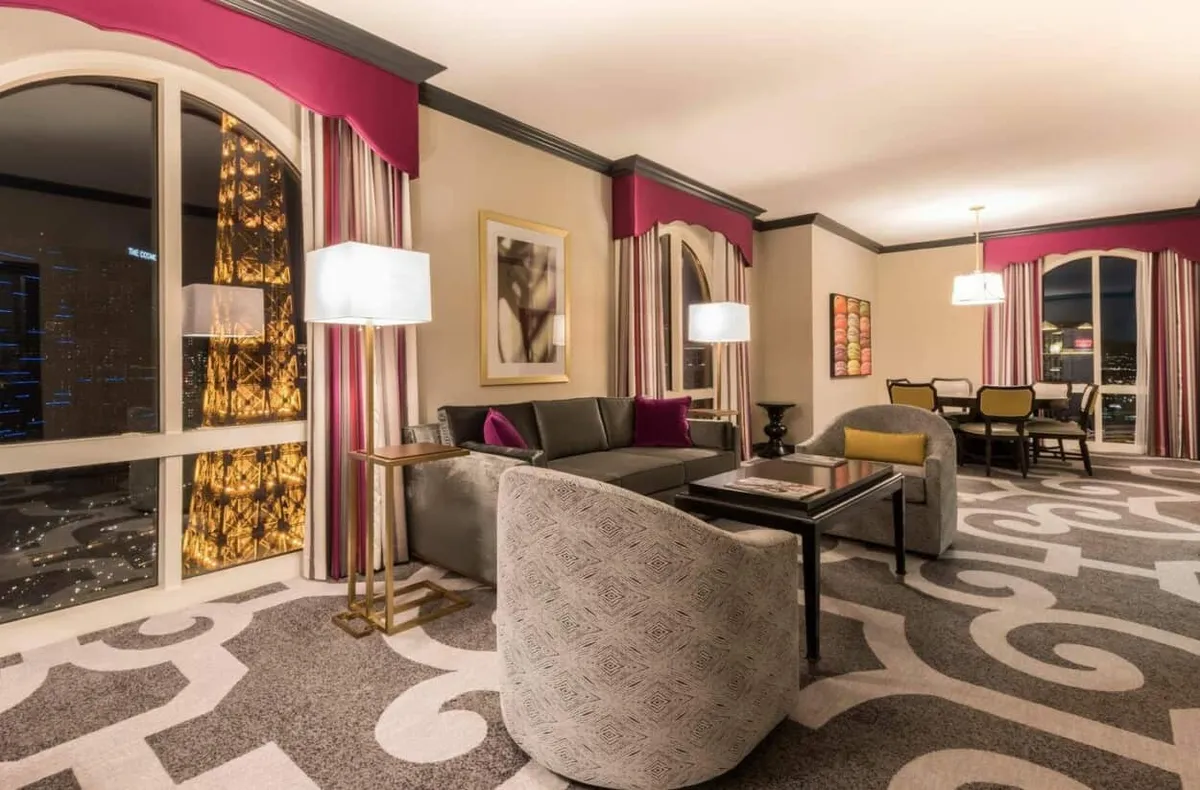 Charlemagne Suite