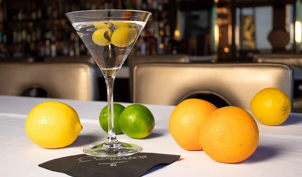 cocktails at Oscar’s Steakhouse