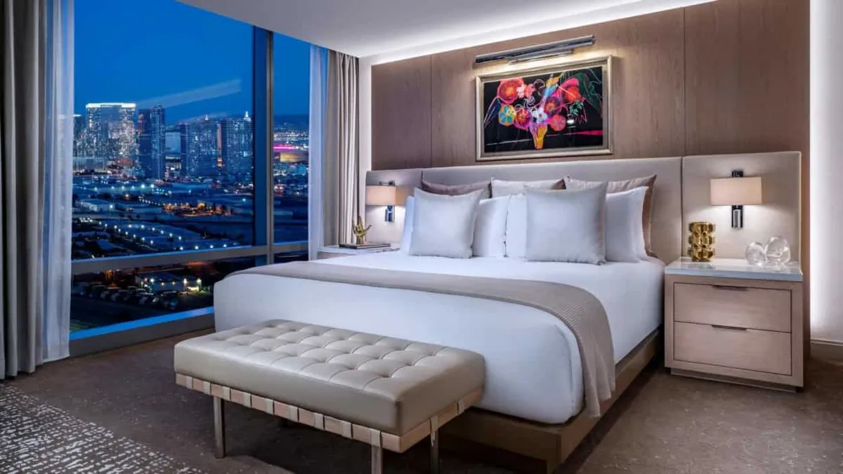 Fantasy Suites King Bedroom